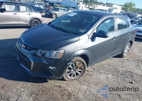 2017 Chevrolet Sonic Lt Auto z USA, uszkodzony, nr VIN 1G1JD5SG1H4126767